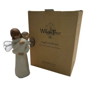 Demdaco Willow Tree Angel’s Embrace Figurine 2002
New in Box